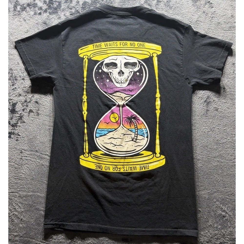 Retrofit Brand Hourglass Time Waits For No One Black T-shirt Size Small. EUC
